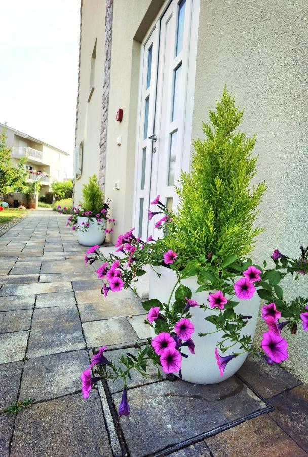 Guesthouse Olei Malinska Exterior photo