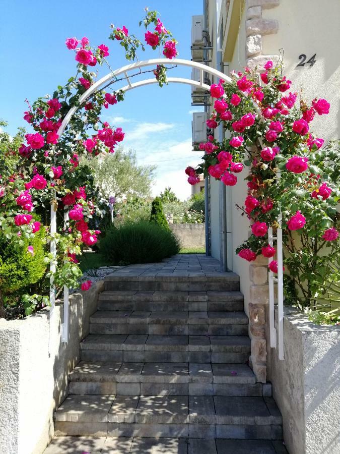 Guesthouse Olei Malinska Exterior photo